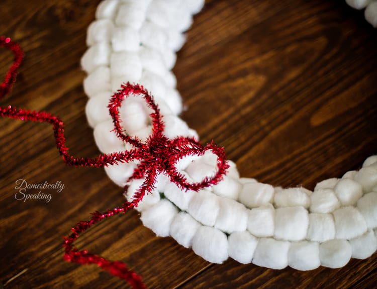 Easy Snowball Wreath with Cotton Balls