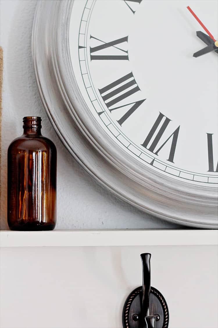 Thrift Store Clock | An Easy Paint DIY