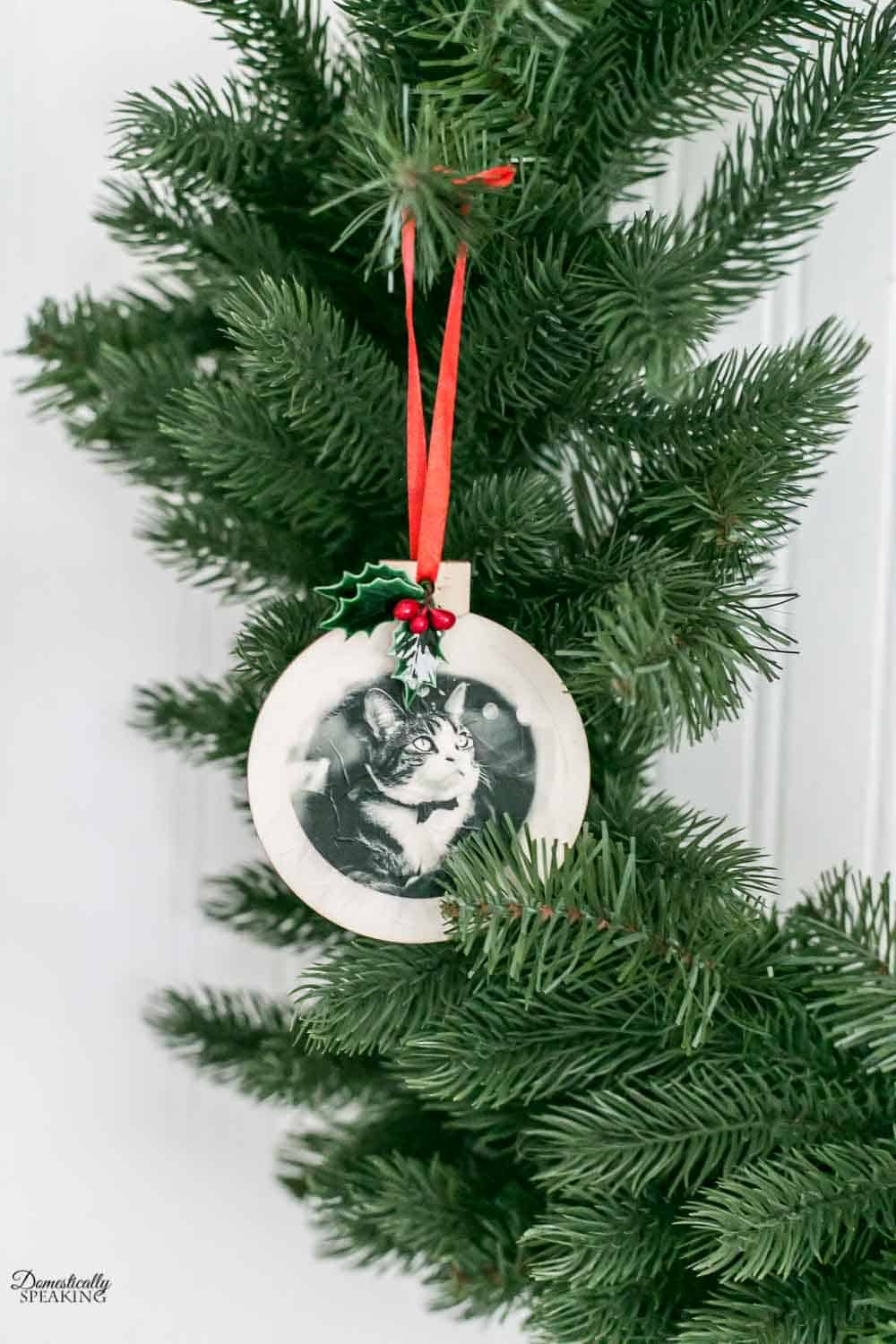 Tissue Paper Printed Christmas Ornaments make a great, sentimental gift - an easy Christmas craft that's budget friendly too.